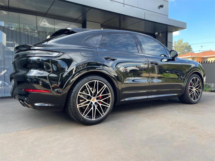 2026 Porsche Cayenne Wagon GTS E3 II MY26