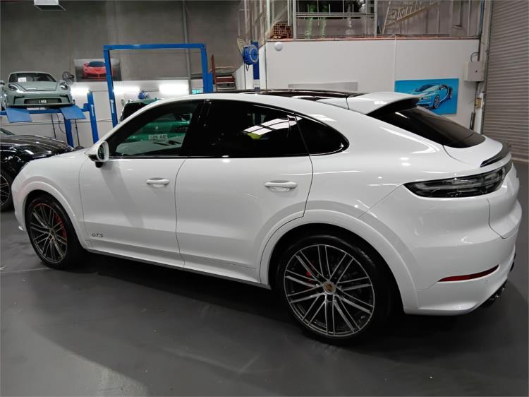 2022 Porsche Cayenne Wagon GTS E3 MY22
